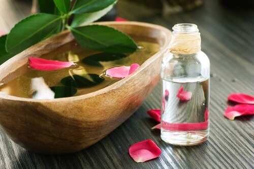 déodorants naturels à préparer chez soi : eau de rose