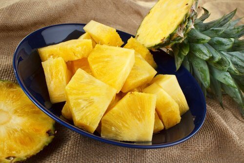 Sirop-maison-ananas500x334