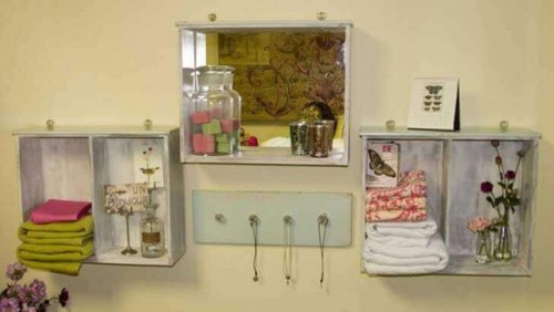 recycler les cagettes de fruits et légumes : miroir et étagères