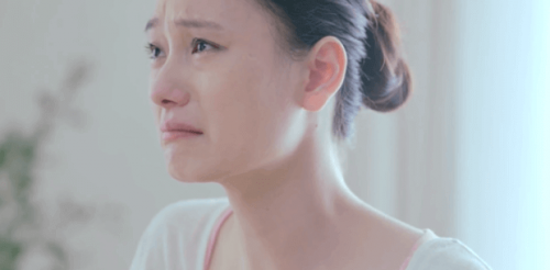 Femme-chinoise-pleurant