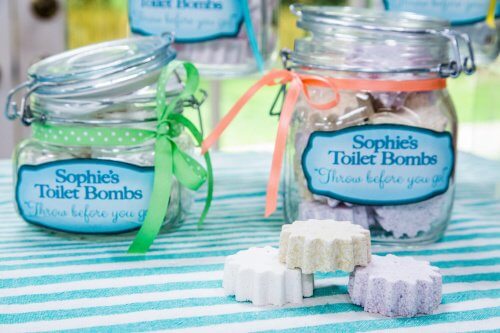 Nettoyer les toilettes.