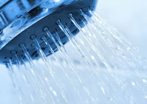 11 bienfaits incroyables de la douche froide