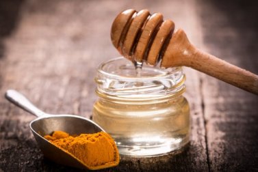 Se nettoyer les poumons avec un sirop naturel au gingembre et au curcuma