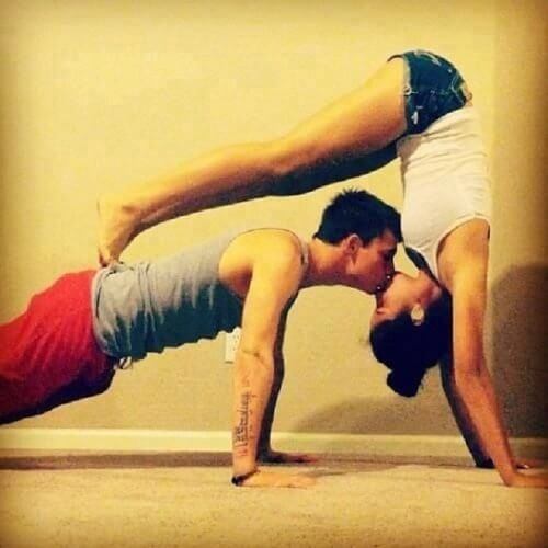 couple qui fait du yoga