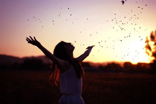 le yoga aide à être heureux