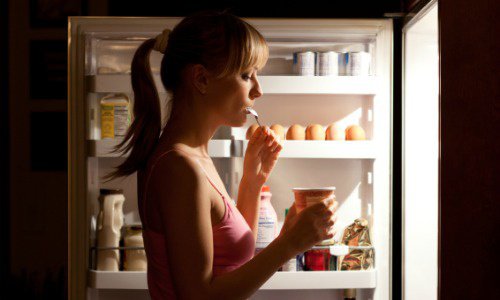 signes de déséquilibre des hormones : compulsion alimentaire