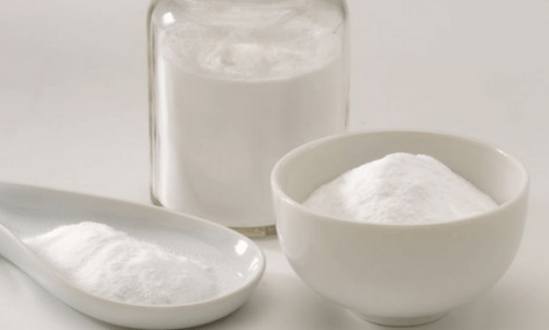 Acide borique contre les cafards.