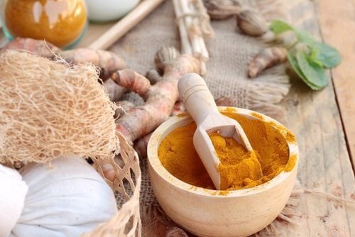 curcuma-et-miel-d'abeille-500x334