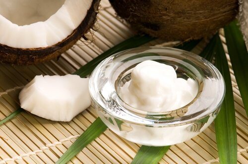 8 recettes de beauté à base d’huile essentielle de coco