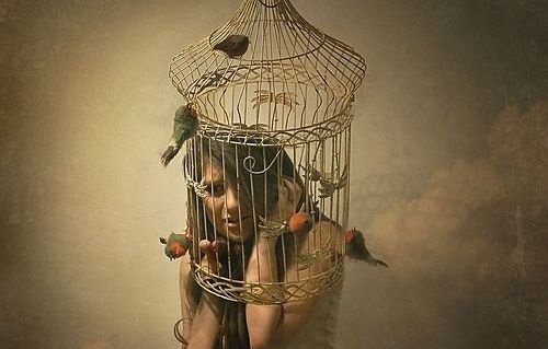 Femme-cage-dans-la-tete-1-500x319