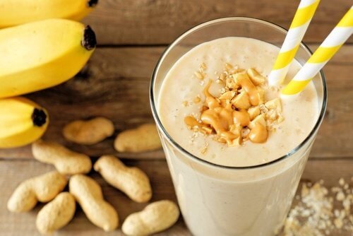 smoothie à la banane et beurre de cacahuètes