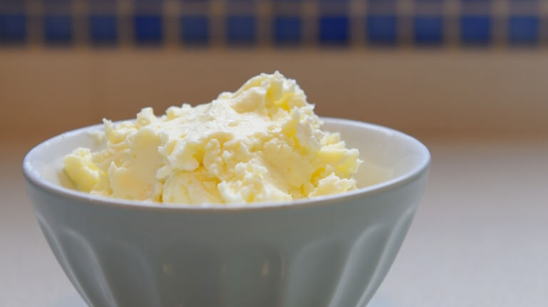 Le babeurre pour éliminer les taches.