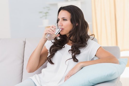boire de l'eau pour mincir des cuisses