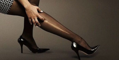 Du vernis pour réparer les collants filés.