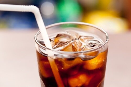 Les aliments que vous ne devez jamais mélanger avec des sodas