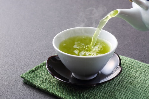 La préparation du thé vert.