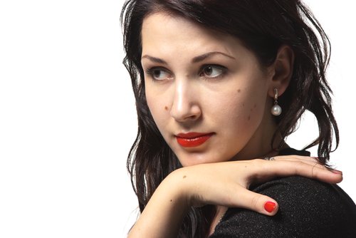 Les grains de beauté peuvent être éliminés de manière naturelle.