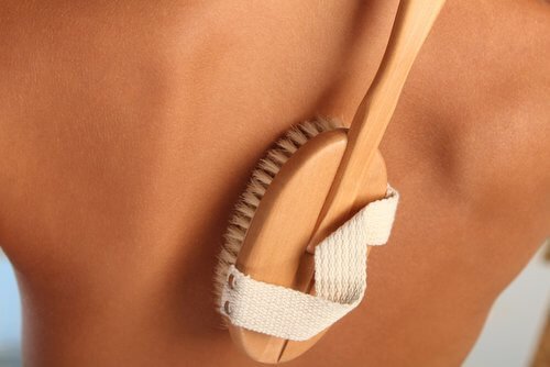 Brosse pour lutter contre la cellulite.