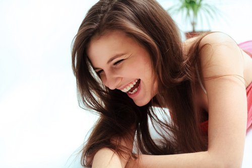 Traits non physiques et sens de l'humour.