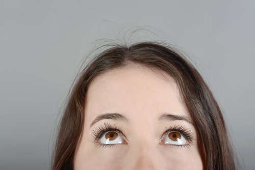 Le regard contre la tristesse.