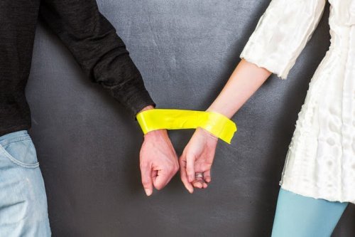 couple-attache-500x333