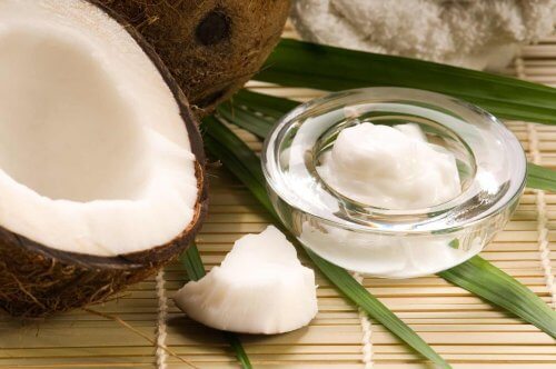 Comment utiliser l’huile de coco comme cosmétique naturel
