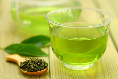 Le thé vert contre le cancer de l'ovaire.