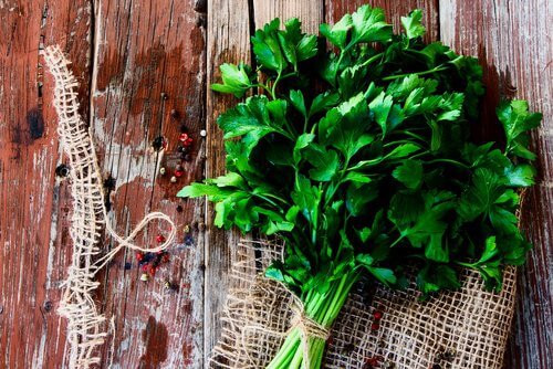 Le persil contre les orgelets.