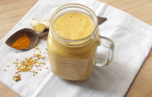 Préparer le jus de curcuma.