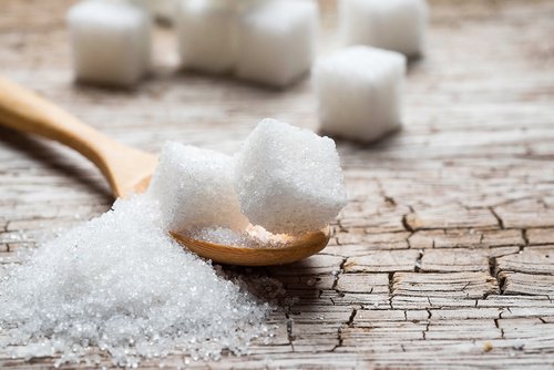 Le sucre est définitivement un des aliments à éviter en cas de rétention d'eau.