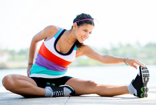 Femme faisant des exercices
