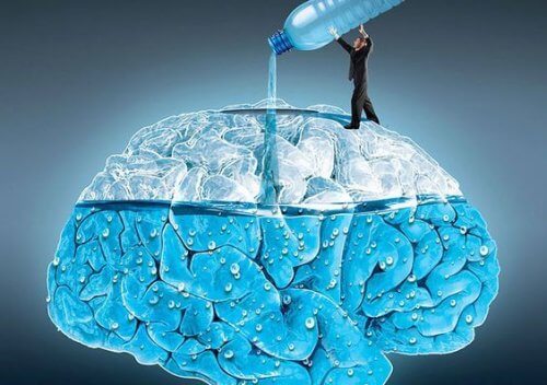 La thérapie de l'eau pour hydrater l'organisme