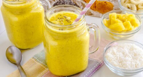 Smoothie curcuma banane 