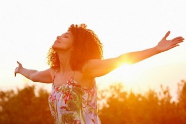 8 mensonges que les personnes heureuses refusent de croire