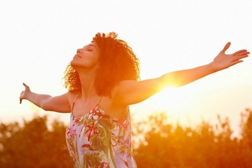 8 mensonges que les personnes heureuses refusent de croire