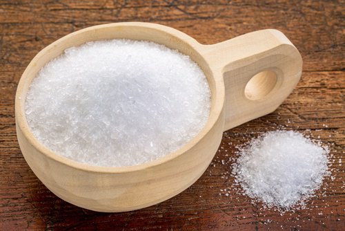 le sel pour lutter contre les taches d'humidité
