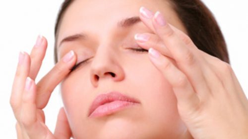 Massages pour une bonne acuité visuelle.