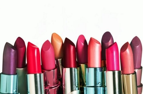 conseils pour des lèvres attirantes : utilisez des rouges à lèvres de qualité