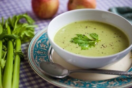 soupe au concombre et à l'avocat