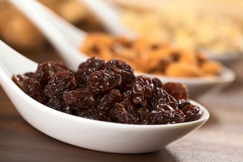 raisons de consommer des raisins secs : organisme plus alcalin