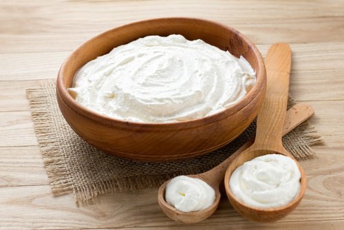 Masque au yaourt nature pour les pores.