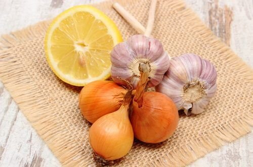 Powerful remedy: onion, garlic and lemon - step to health