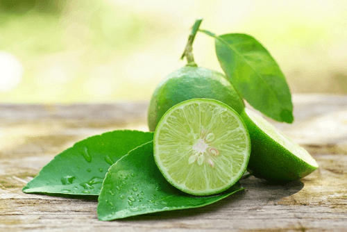 Le citron contre l'inflammation des gencives.
