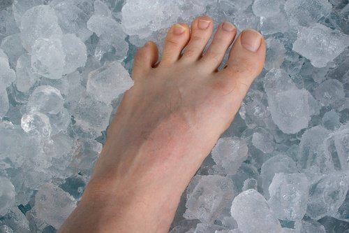 pied dans la glace