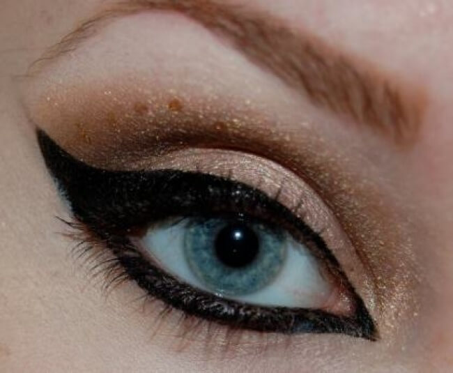 maquillage des yeux : cat eye