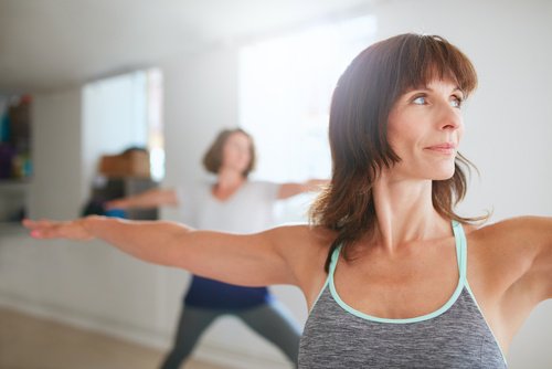 Raffermissez votre poitrine avec les exercices suivants.