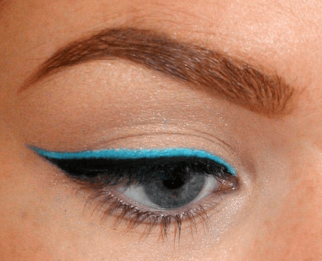 maquillage des yeux : eye liner de couleur