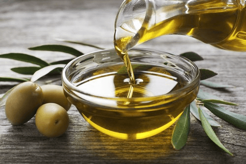 L'huile d'olive pour la tension.