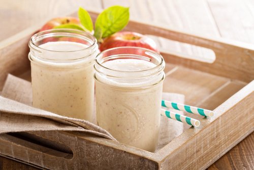 Smoothie pomme, maca et huile de coco