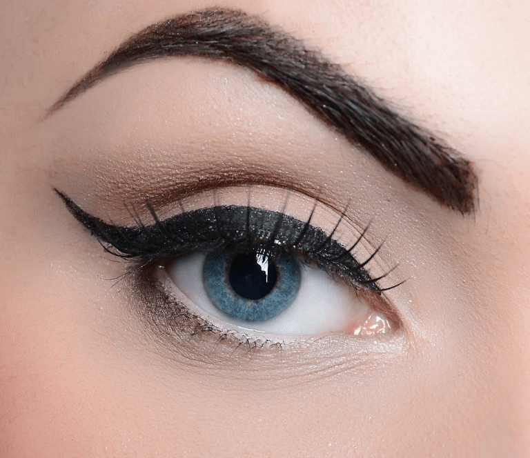 maquillage des yeux : trait grec
